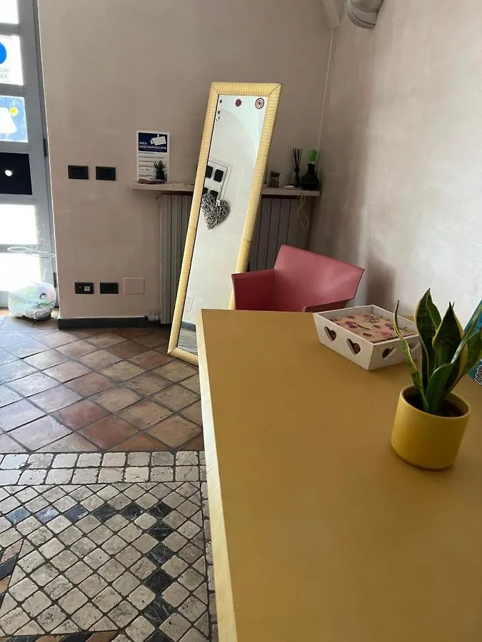 Marieta Rooms Sarzana 0*,