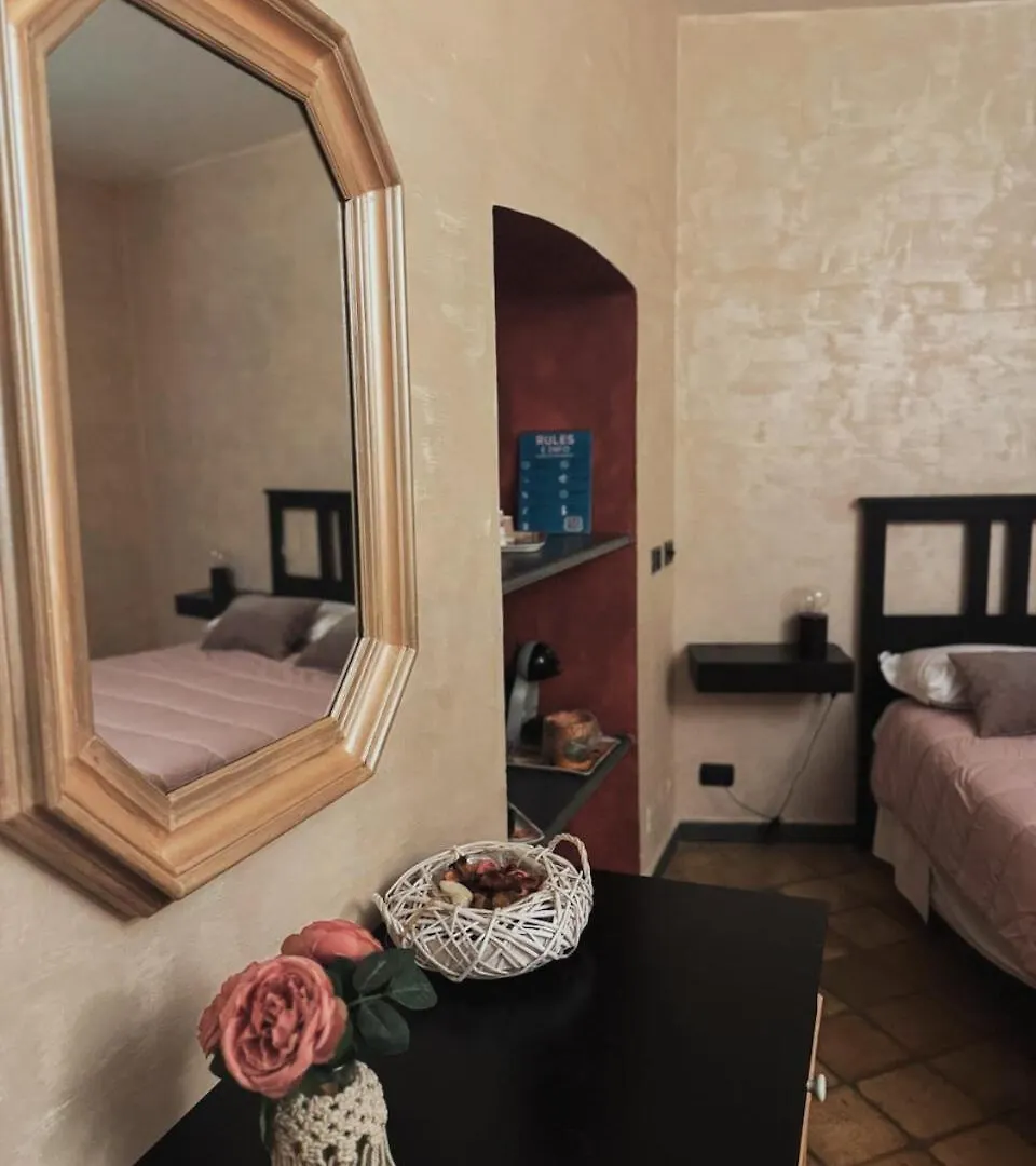 Marieta Rooms Sarzana