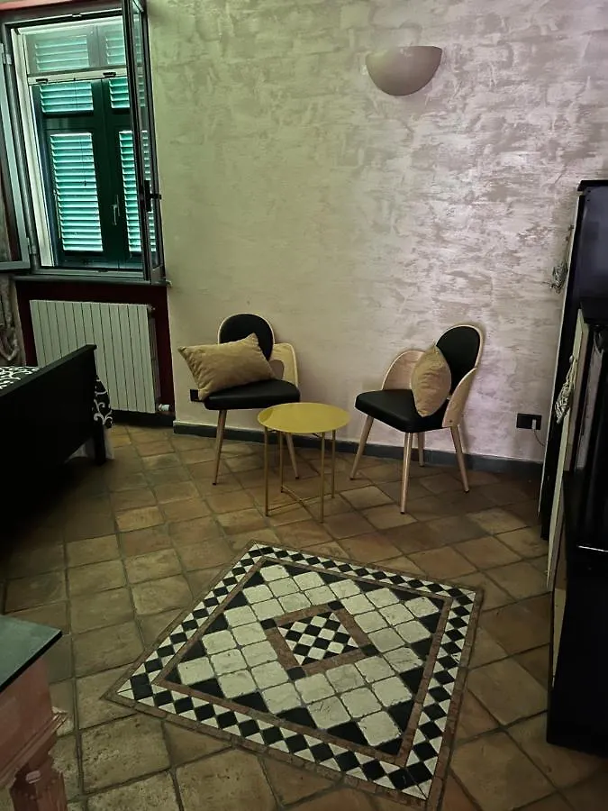 Marieta Rooms Sarzana Italia