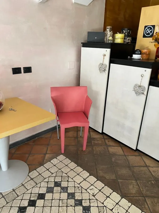 Marieta Rooms Sarzana